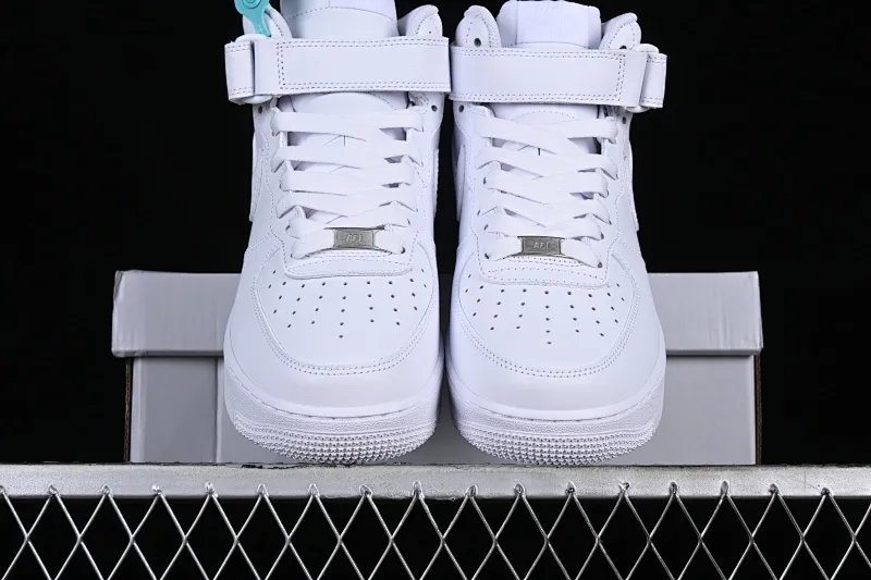 All categories Nk Air Force 1 Air Force series Nk Air Force 1 Mid Air Force mid-top Nk Air Force 1 Mid '07 Air Force 1 first-layer mid-top all-white casual sneakers 315123-111